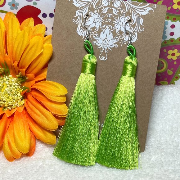 Tassel Earrings Long Drop Dangles Green Smooth Silky Fringe Dressy Elegance NWT - Picture 1 of 4